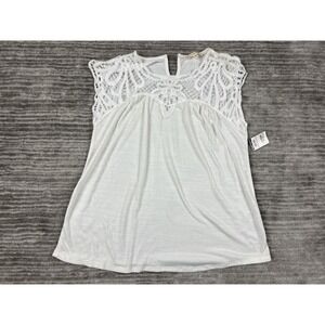 Above and Beyond Top Womens Medium Shortsleeve Blouse Casual